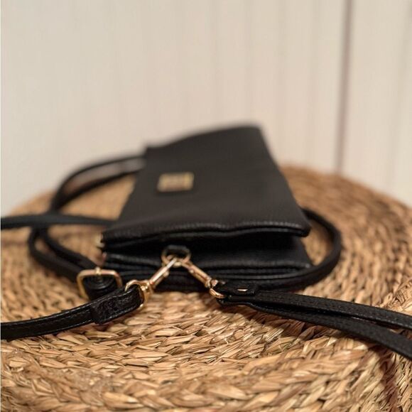 Stone Mountain Elegant Black Leather Crossbody Bag - Great Condition - Picture 4 of 16